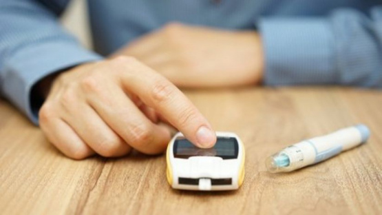 Comienzan a vacunar a mayores de 40 con diabetes