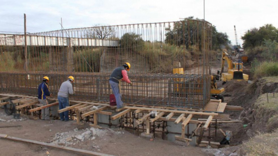 Delincuentes arrasaron con las herramientas en una obra en construcción