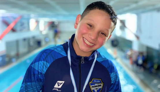 Tiene 10, entrena desde las 4 y ya está entre los mejores nadadores del país