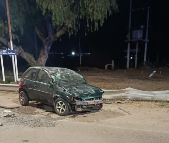 Dos jóvenes hospitalizados tras volcar en General Alvear 